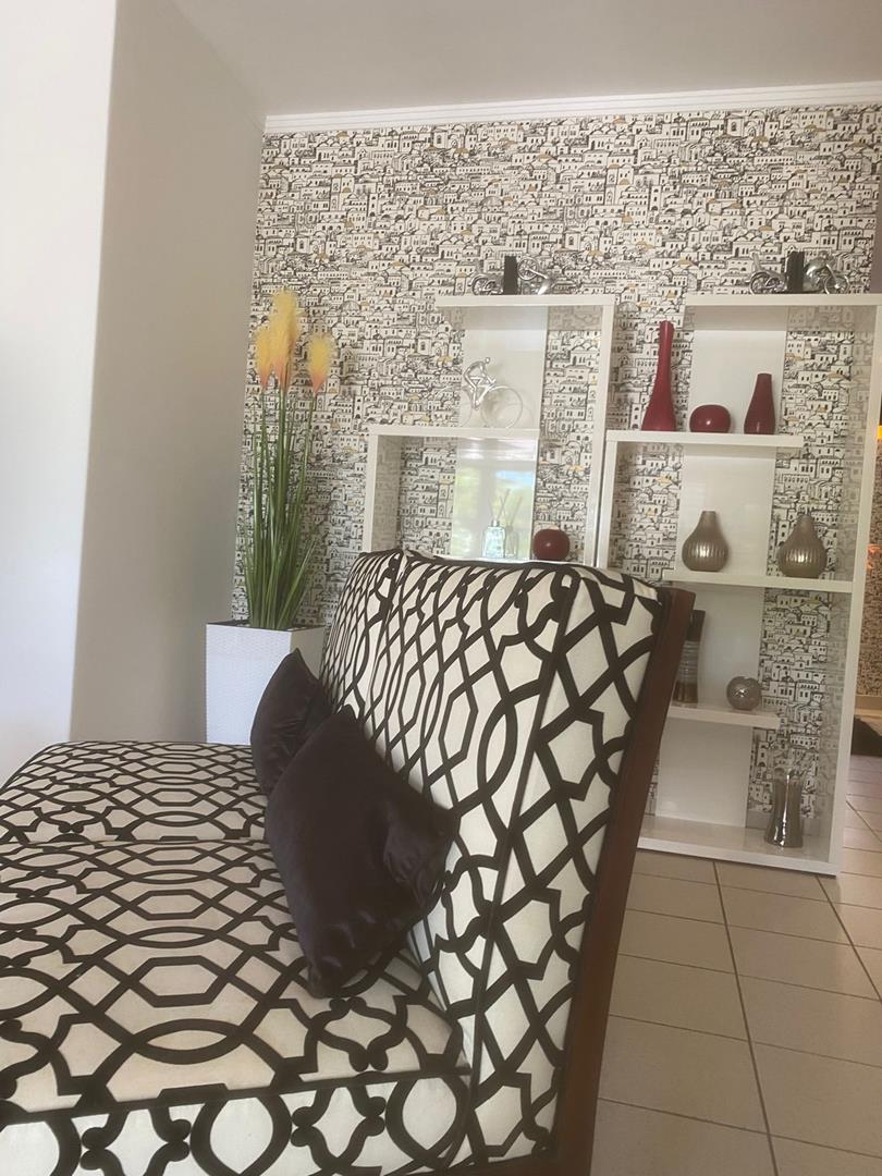 To Let 2 Bedroom Property for Rent in Sandhurst Gauteng