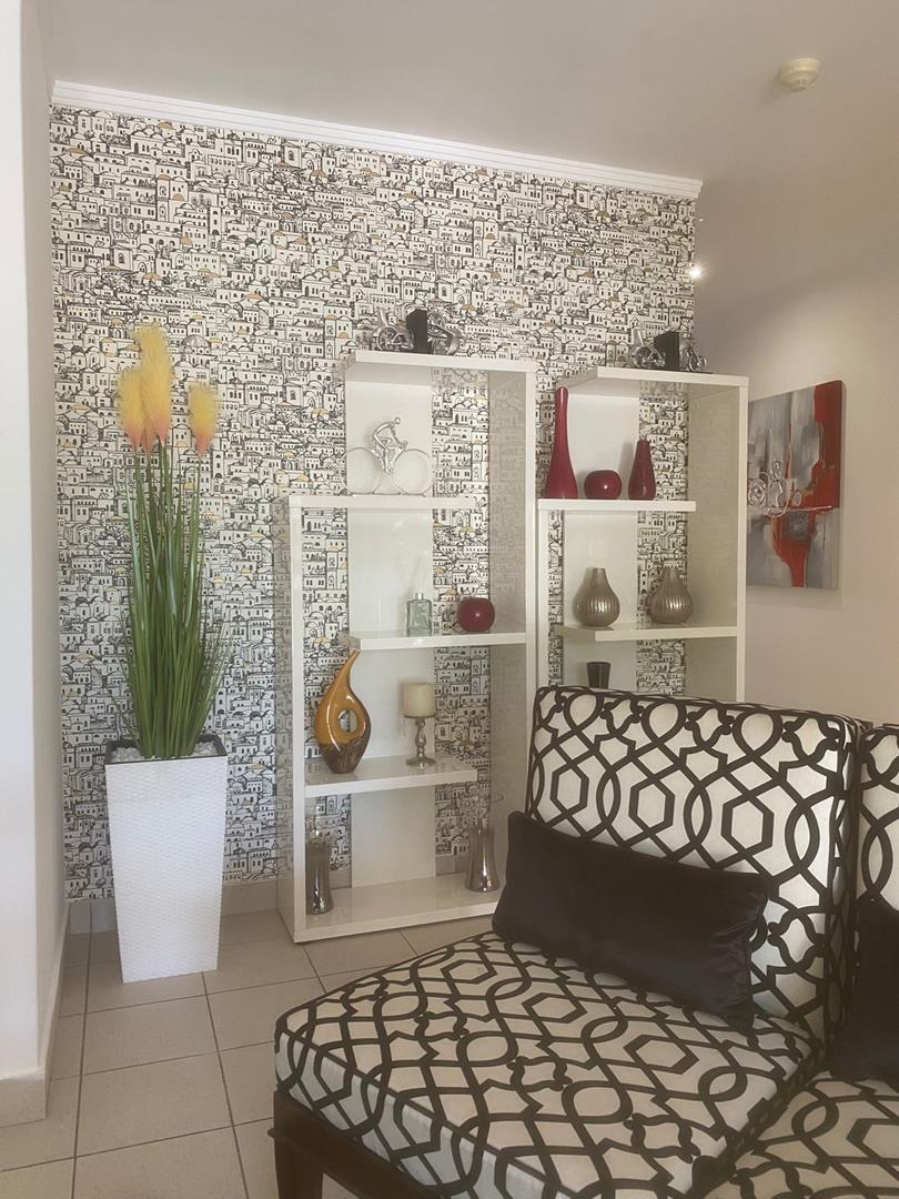 To Let 2 Bedroom Property for Rent in Sandhurst Gauteng