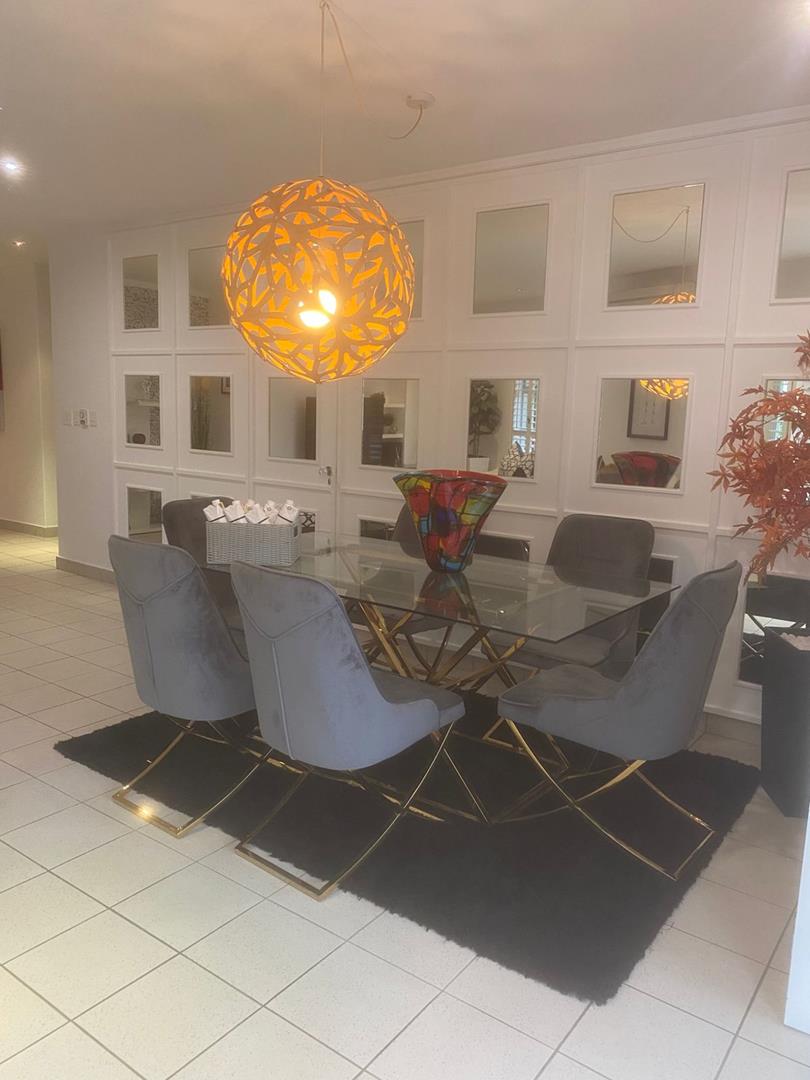 To Let 2 Bedroom Property for Rent in Sandhurst Gauteng