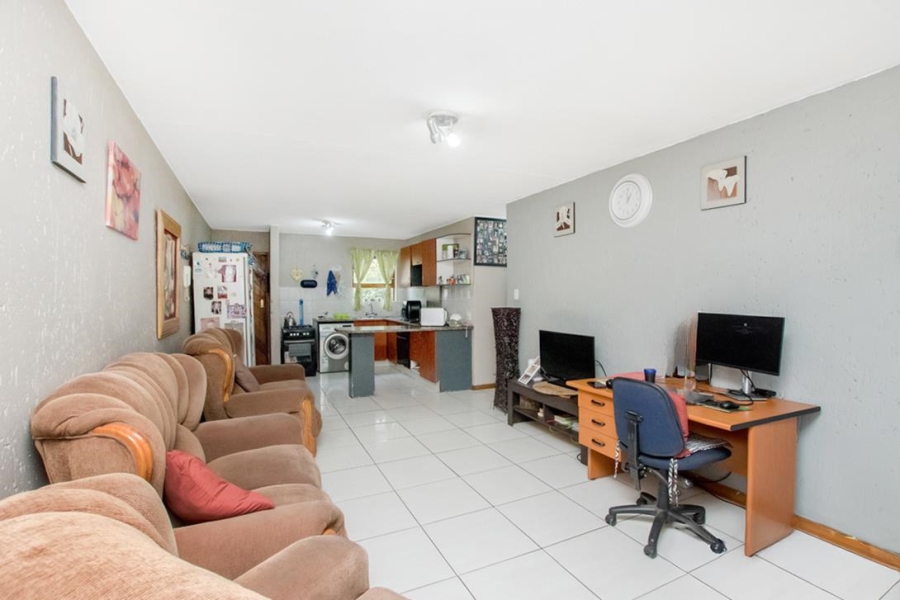 2 Bedroom Property for Sale in Weltevreden Park Gauteng