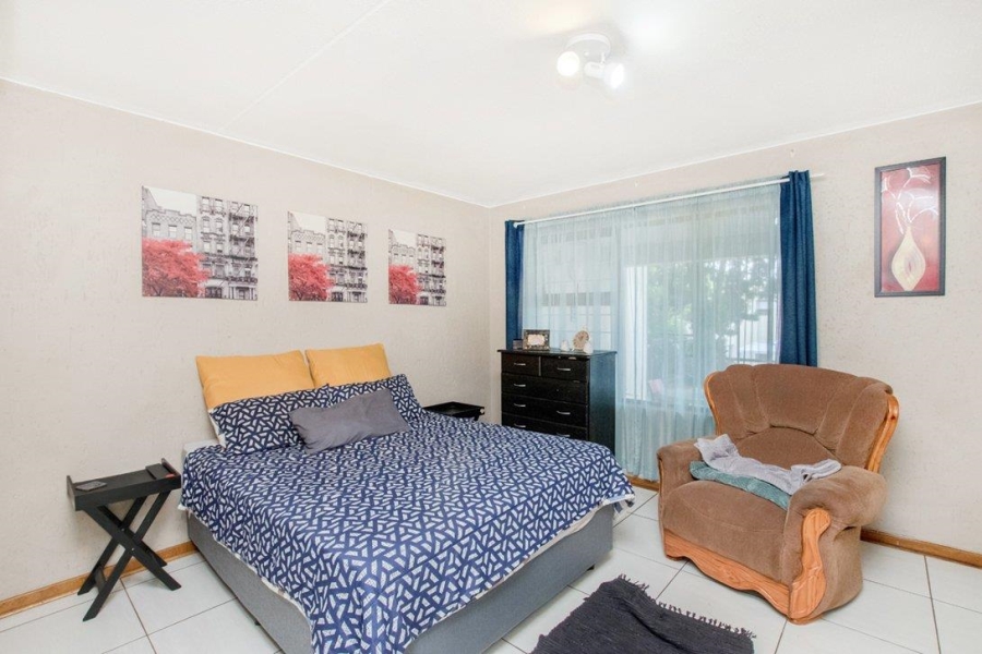 2 Bedroom Property for Sale in Weltevreden Park Gauteng