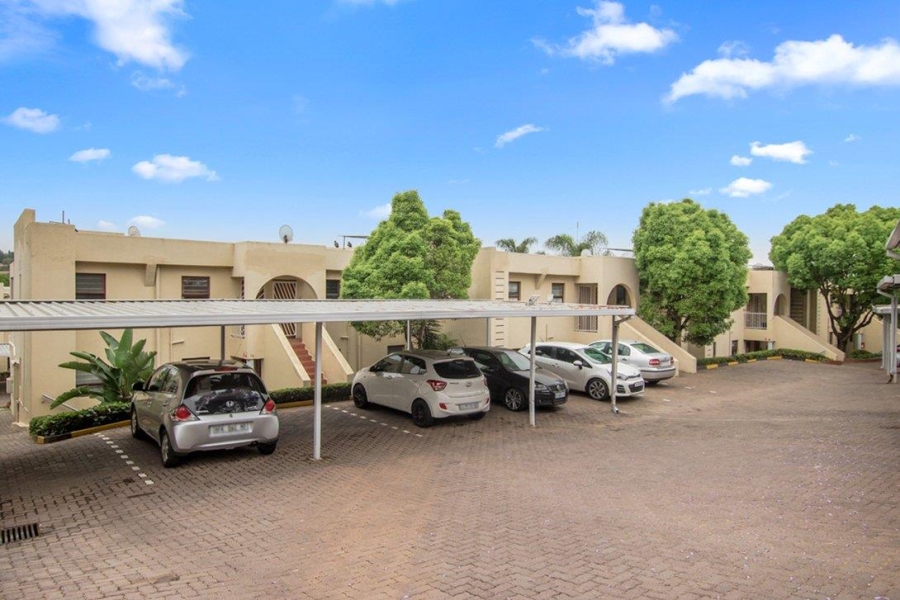 2 Bedroom Property for Sale in Weltevreden Park Gauteng