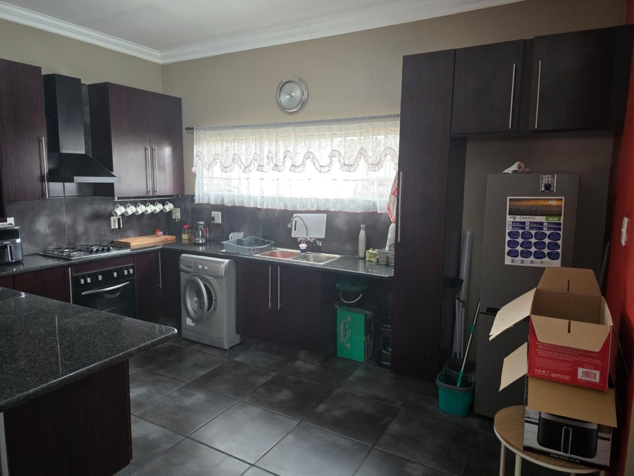 To Let 2 Bedroom Property for Rent in Van Riebeeck Park Gauteng