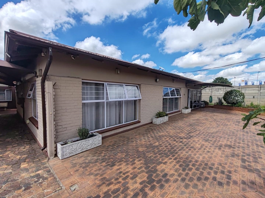 3 Bedroom Property for Sale in Northmead Gauteng