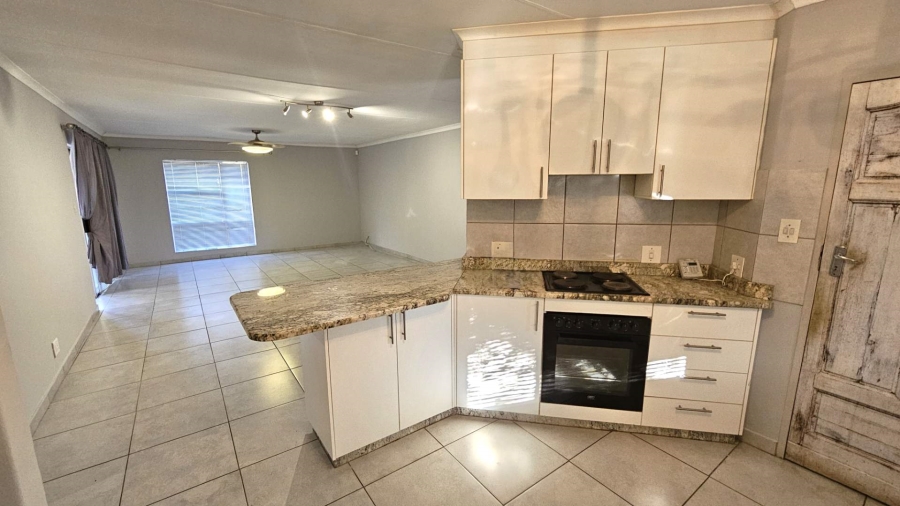 To Let 3 Bedroom Property for Rent in Die Hoewes Gauteng