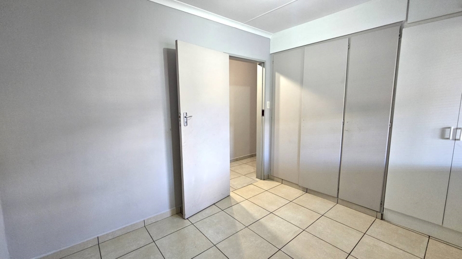 To Let 3 Bedroom Property for Rent in Die Hoewes Gauteng