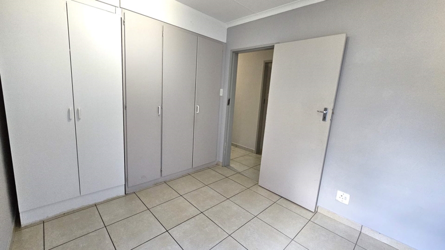 To Let 3 Bedroom Property for Rent in Die Hoewes Gauteng