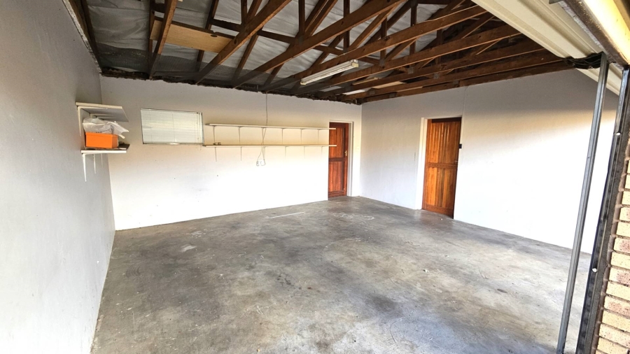 To Let 3 Bedroom Property for Rent in Die Hoewes Gauteng