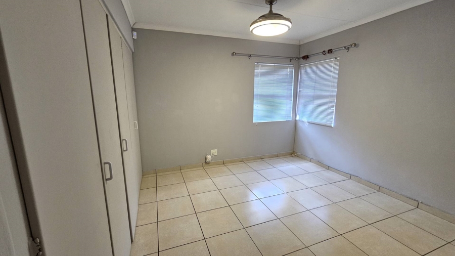To Let 3 Bedroom Property for Rent in Die Hoewes Gauteng