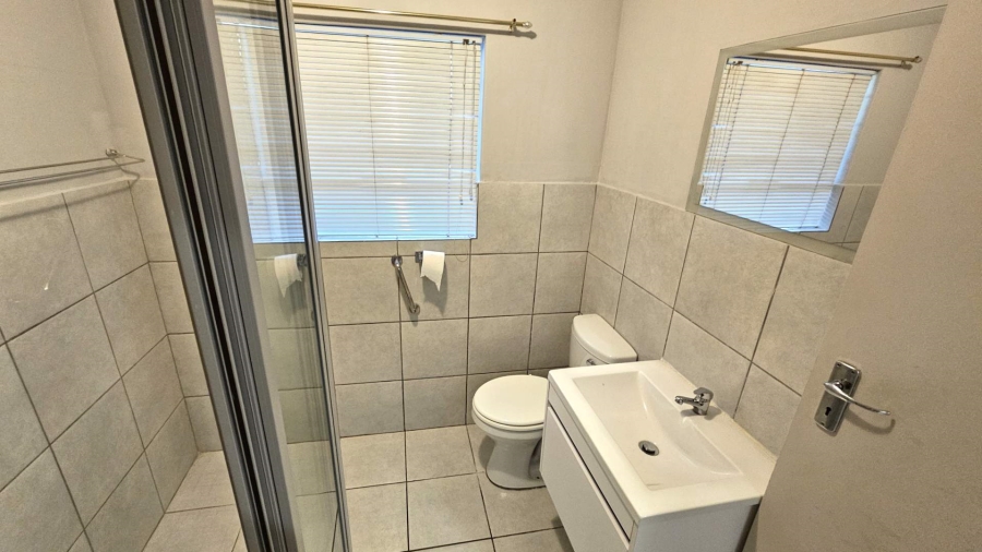 To Let 3 Bedroom Property for Rent in Die Hoewes Gauteng
