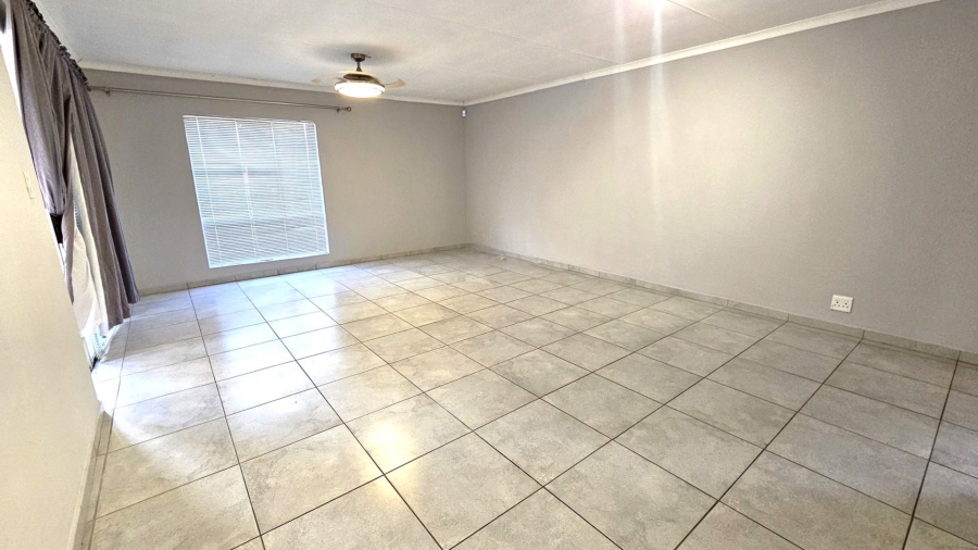 To Let 3 Bedroom Property for Rent in Die Hoewes Gauteng