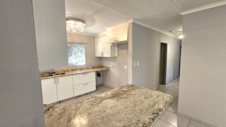 To Let 3 Bedroom Property for Rent in Die Hoewes Gauteng