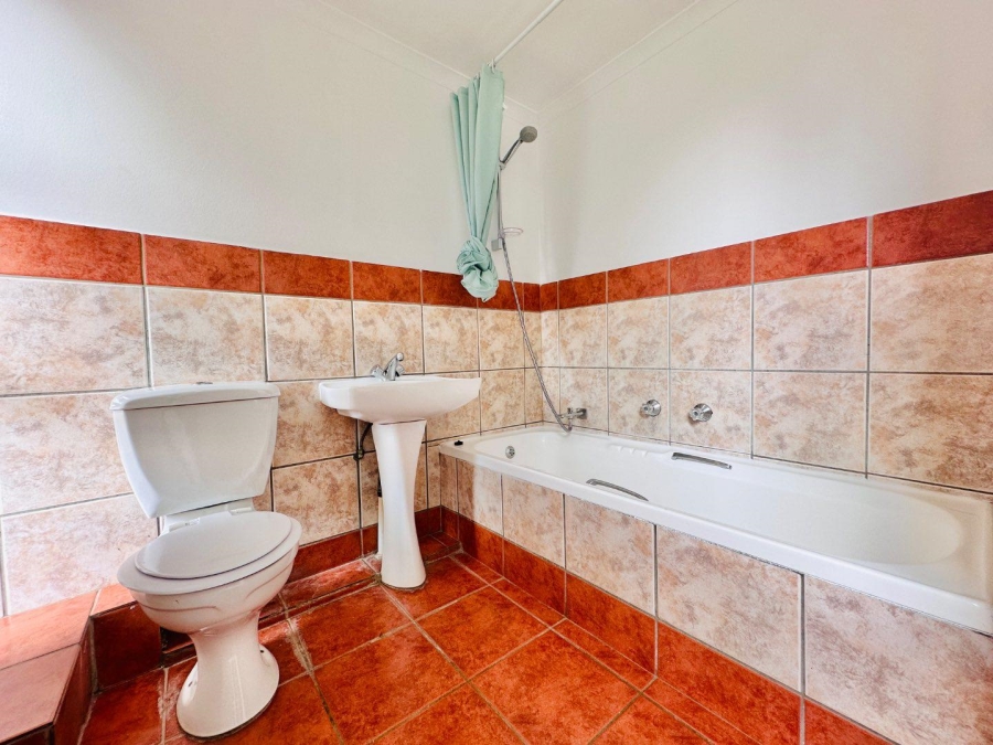 To Let 3 Bedroom Property for Rent in Dainfern Golf Estate Gauteng