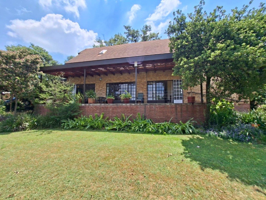 To Let 1 Bedroom Property for Rent in Buccleuch Gauteng