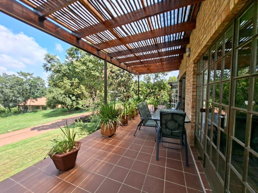 To Let 1 Bedroom Property for Rent in Buccleuch Gauteng