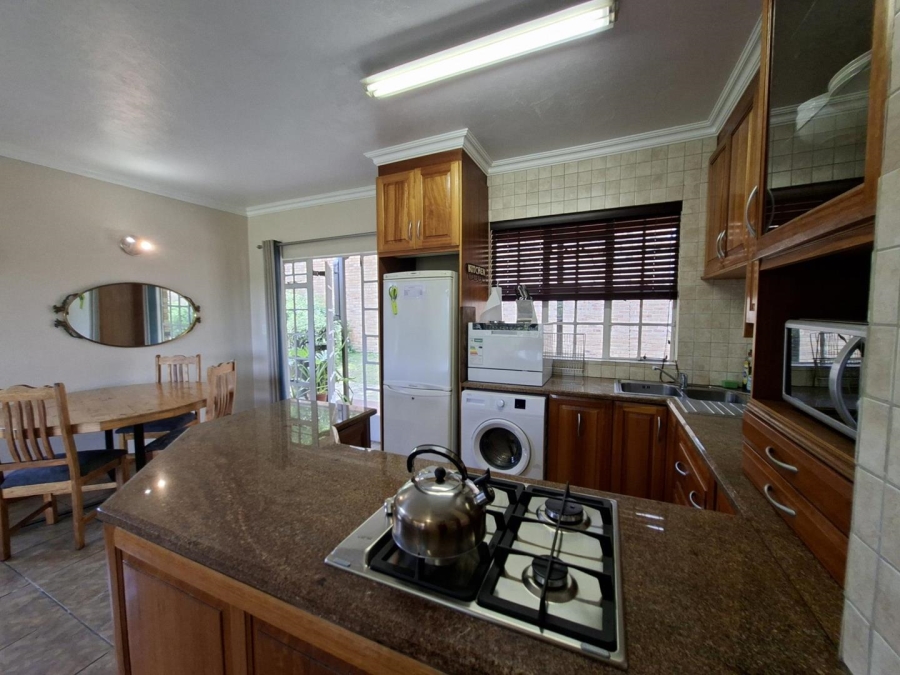 To Let 1 Bedroom Property for Rent in Buccleuch Gauteng