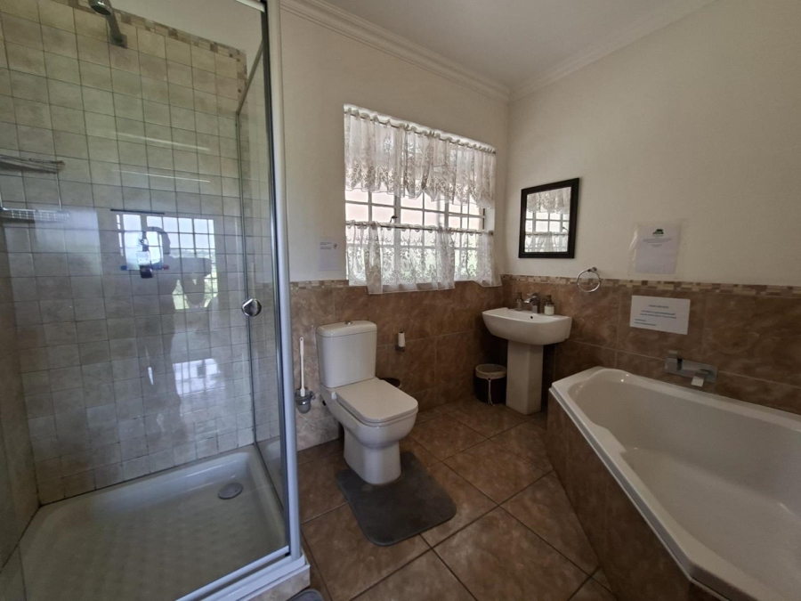 To Let 1 Bedroom Property for Rent in Buccleuch Gauteng