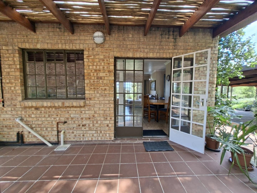 To Let 1 Bedroom Property for Rent in Buccleuch Gauteng