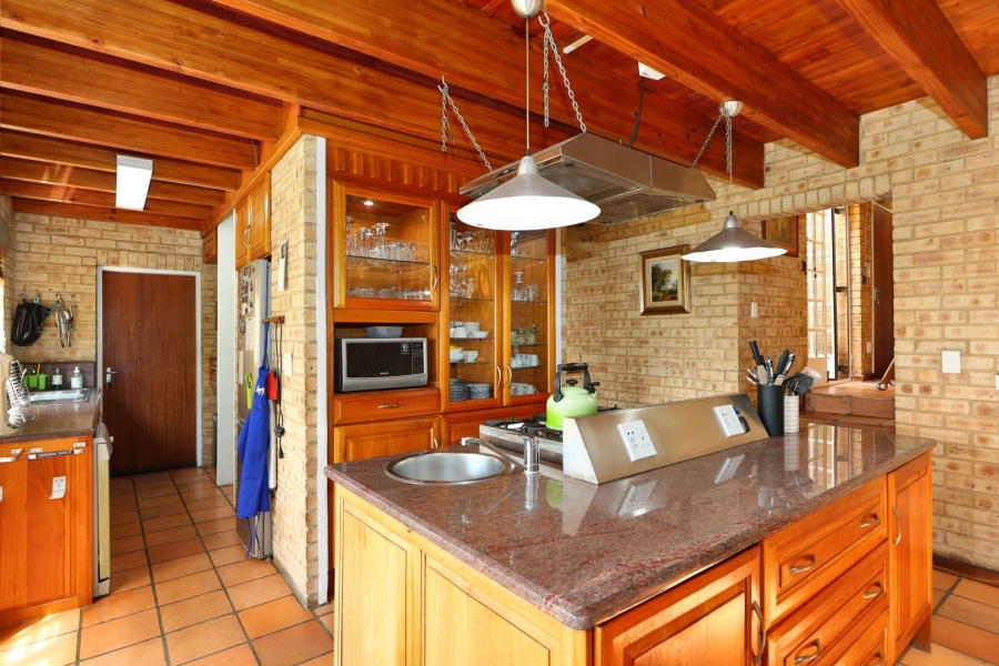 To Let 5 Bedroom Property for Rent in Buccleuch Gauteng