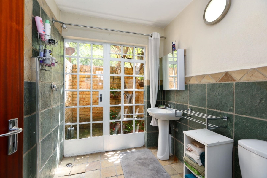 To Let 5 Bedroom Property for Rent in Buccleuch Gauteng