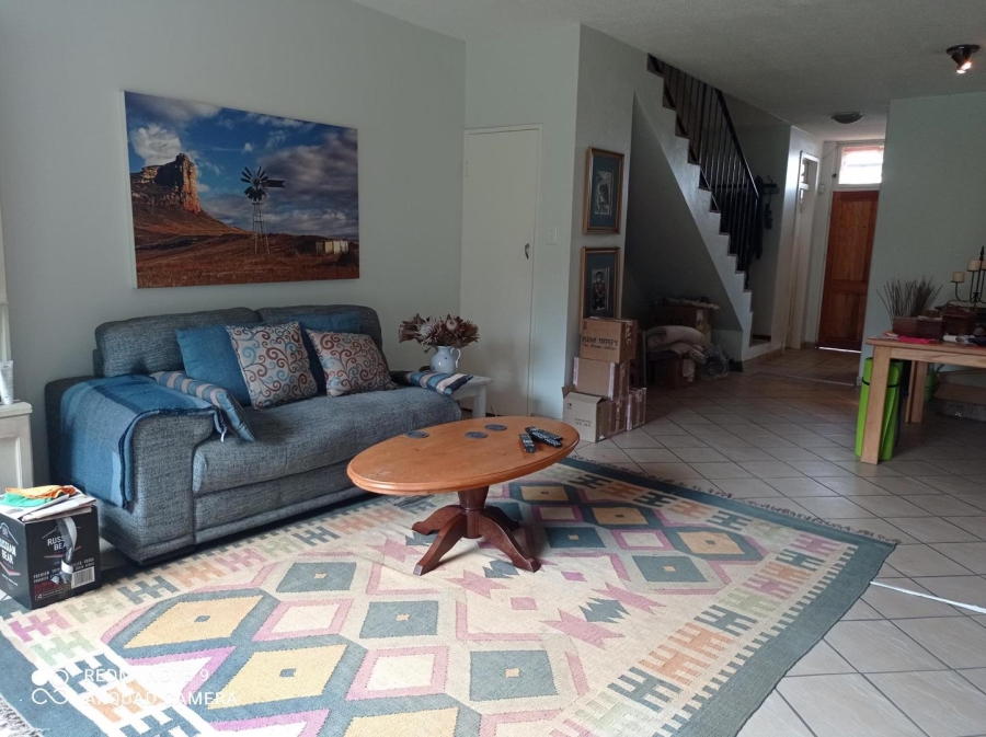 To Let 2 Bedroom Property for Rent in Linden Gauteng