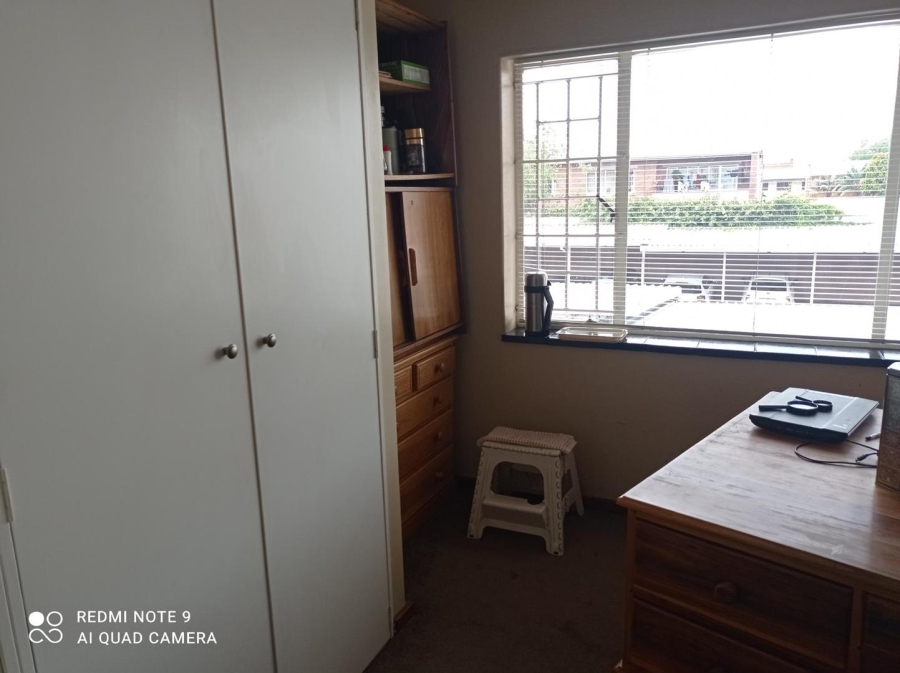 To Let 2 Bedroom Property for Rent in Linden Gauteng