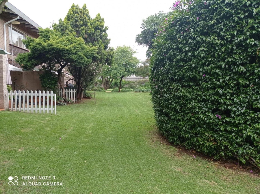 To Let 2 Bedroom Property for Rent in Linden Gauteng