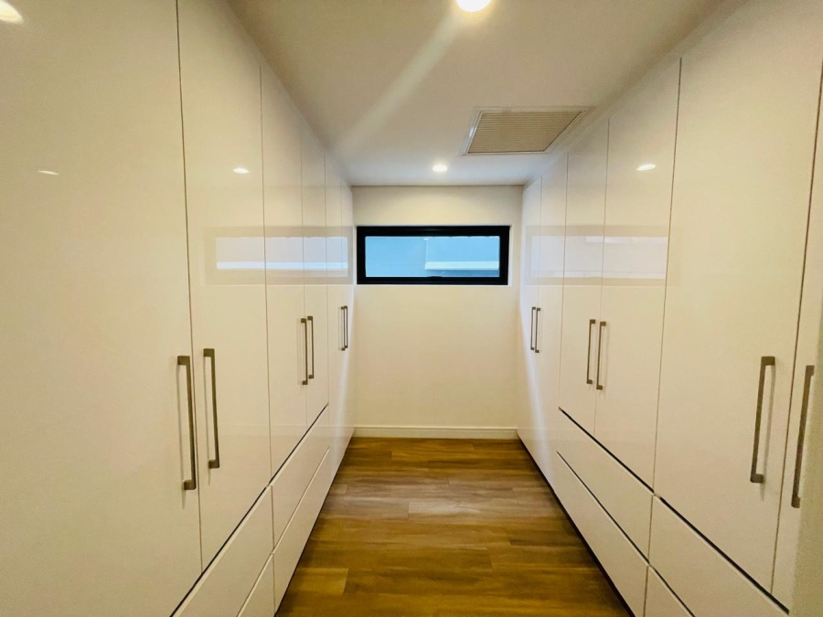 To Let 3 Bedroom Property for Rent in Illovo Gauteng