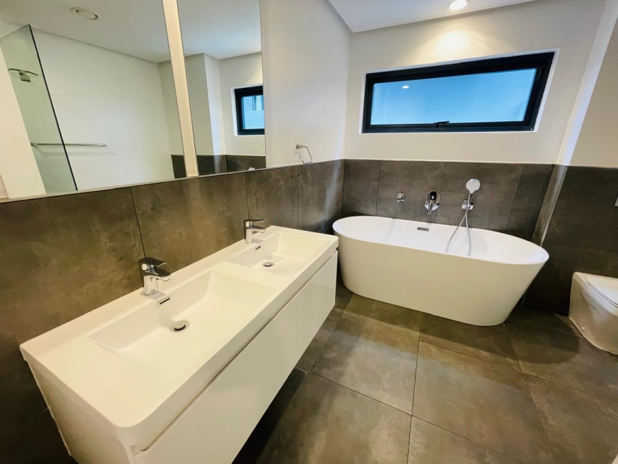 To Let 3 Bedroom Property for Rent in Illovo Gauteng