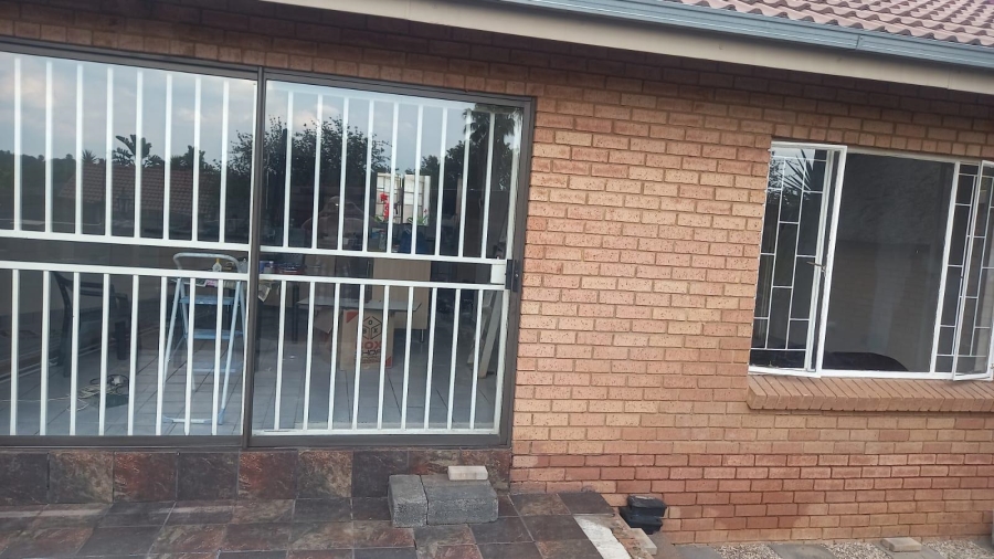 To Let 2 Bedroom Property for Rent in The Reeds Gauteng
