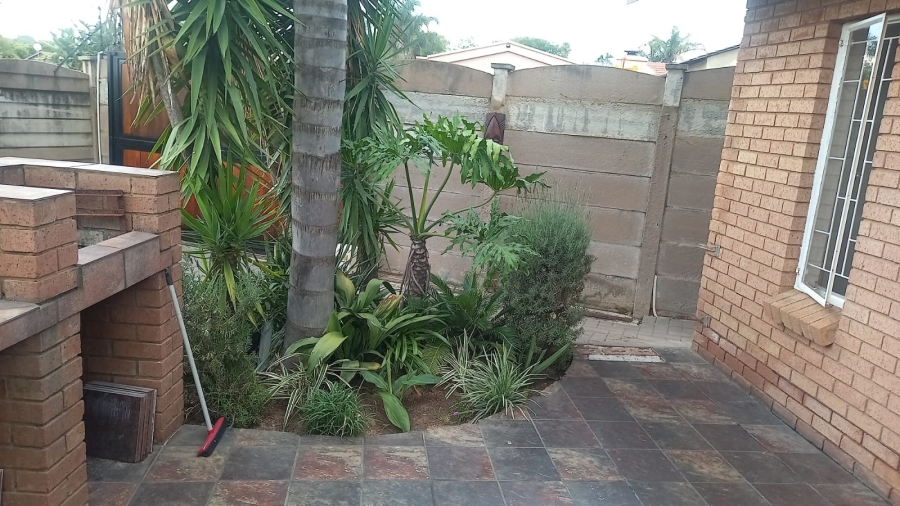 To Let 2 Bedroom Property for Rent in The Reeds Gauteng