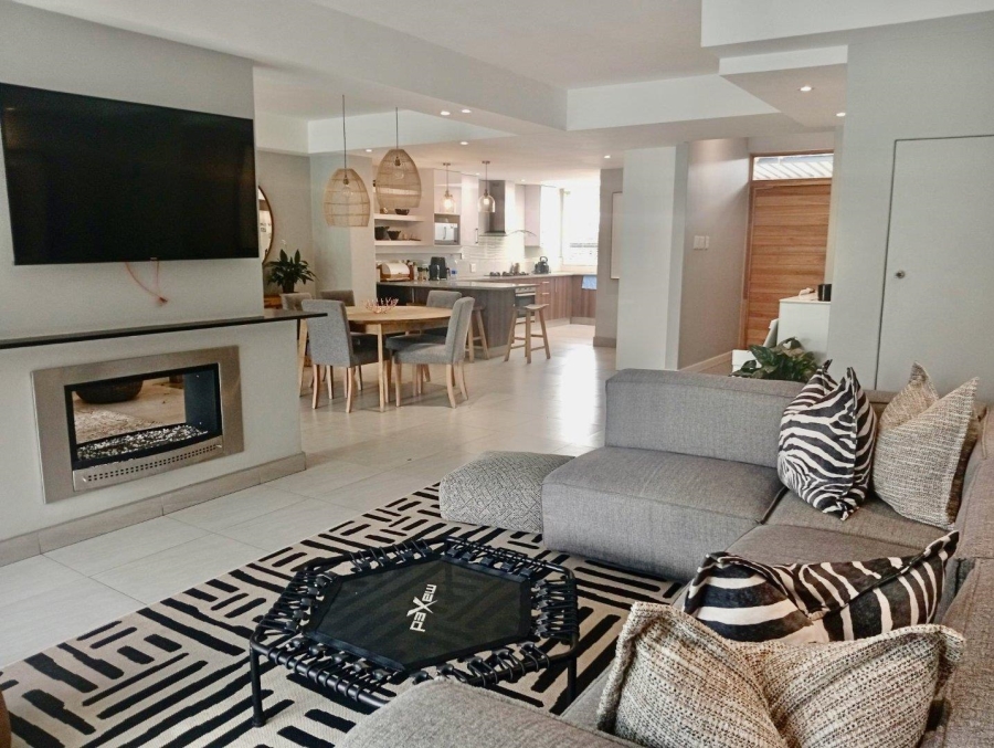 To Let 3 Bedroom Property for Rent in Atholl Gauteng