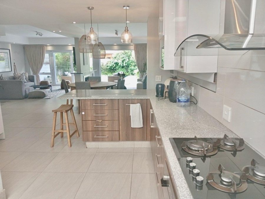 To Let 3 Bedroom Property for Rent in Atholl Gauteng