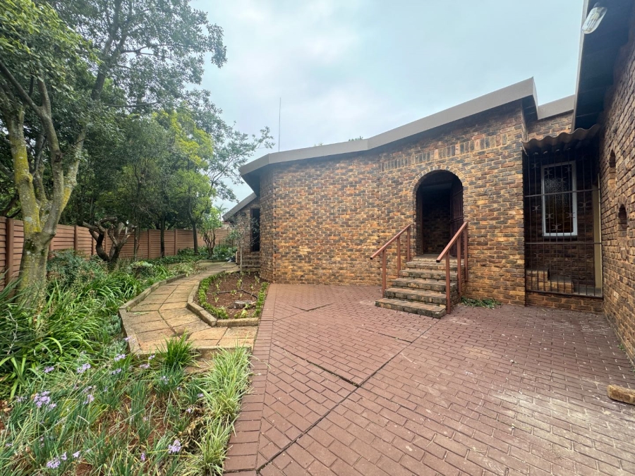 To Let 3 Bedroom Property for Rent in Pierre Van Ryneveld Gauteng