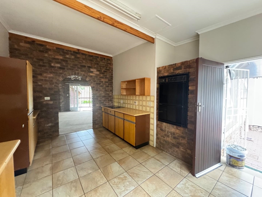 To Let 3 Bedroom Property for Rent in Pierre Van Ryneveld Gauteng