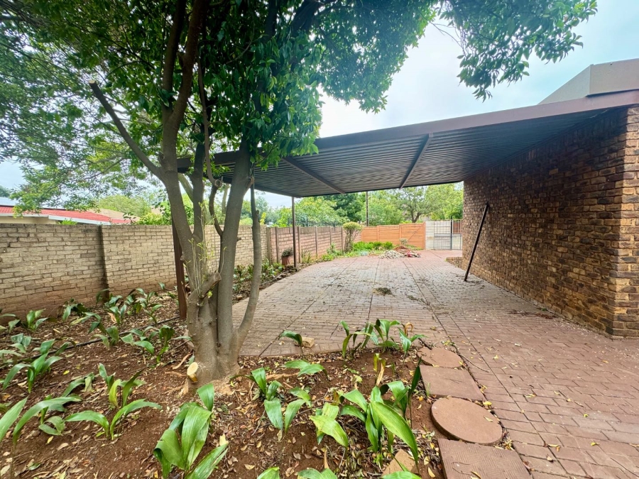 To Let 3 Bedroom Property for Rent in Pierre Van Ryneveld Gauteng