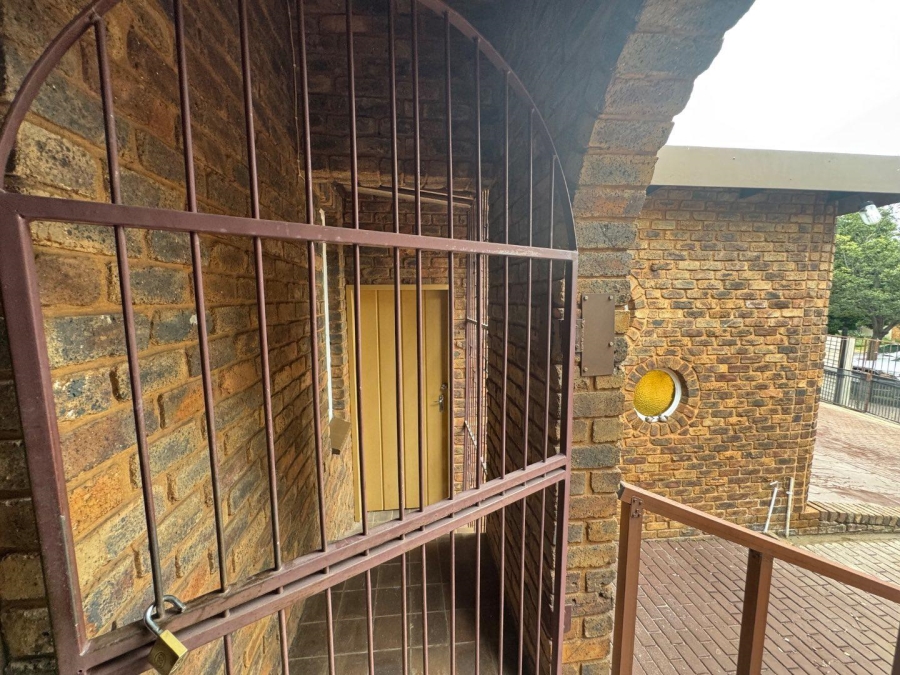 To Let 3 Bedroom Property for Rent in Pierre Van Ryneveld Gauteng