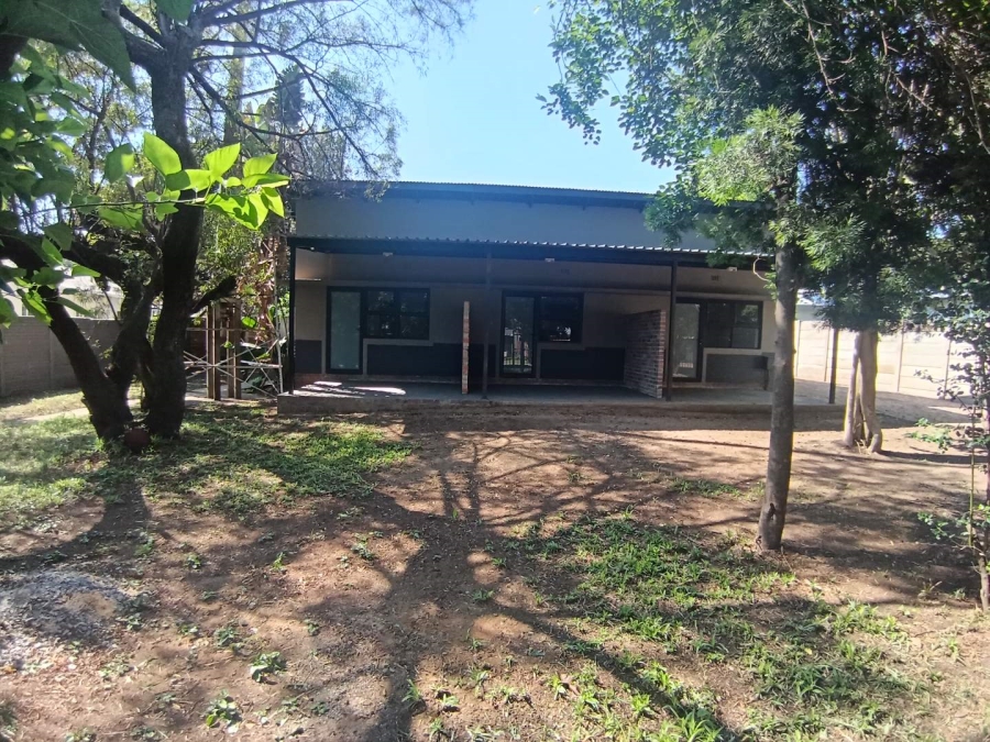 To Let 1 Bedroom Property for Rent in Queenswood Gauteng