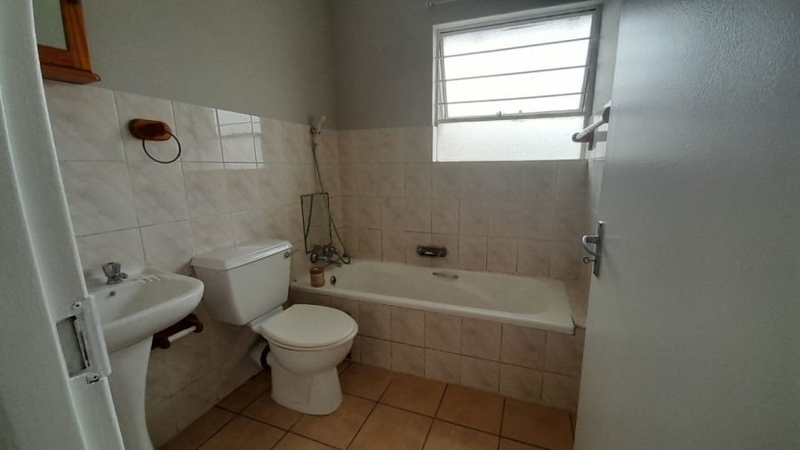 2 Bedroom Property for Sale in Glen Marais Gauteng
