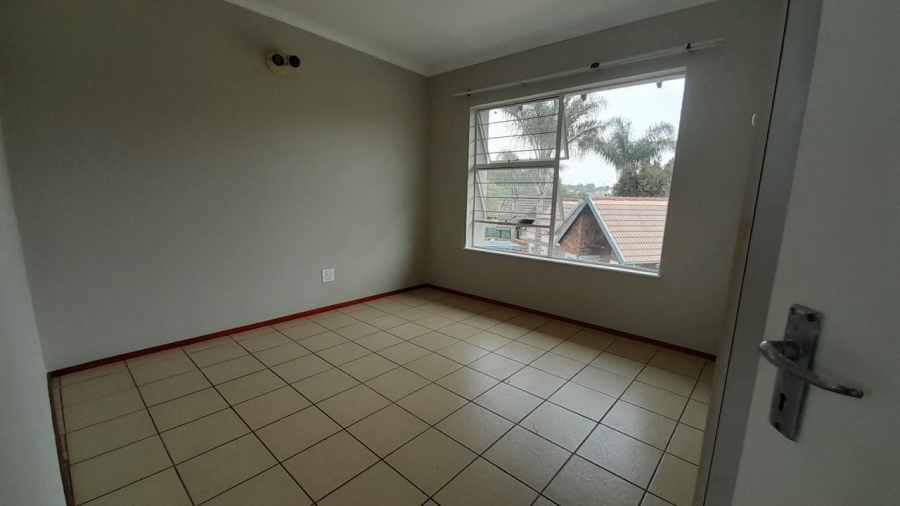 2 Bedroom Property for Sale in Glen Marais Gauteng