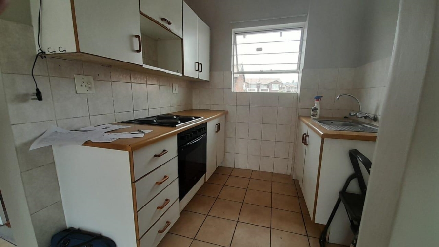 2 Bedroom Property for Sale in Glen Marais Gauteng