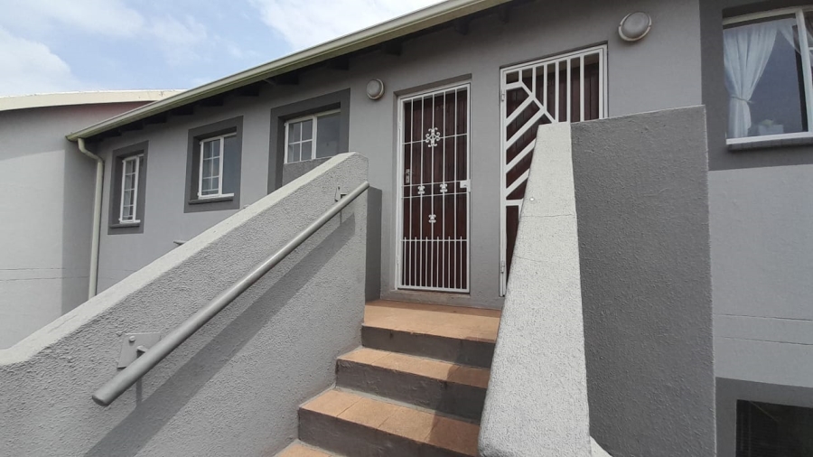 2 Bedroom Property for Sale in Glen Marais Ext 3 Gauteng