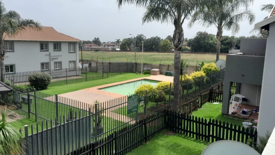 2 Bedroom Property for Sale in Glen Marais Ext 3 Gauteng