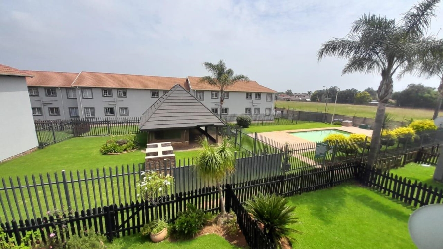 2 Bedroom Property for Sale in Glen Marais Ext 3 Gauteng
