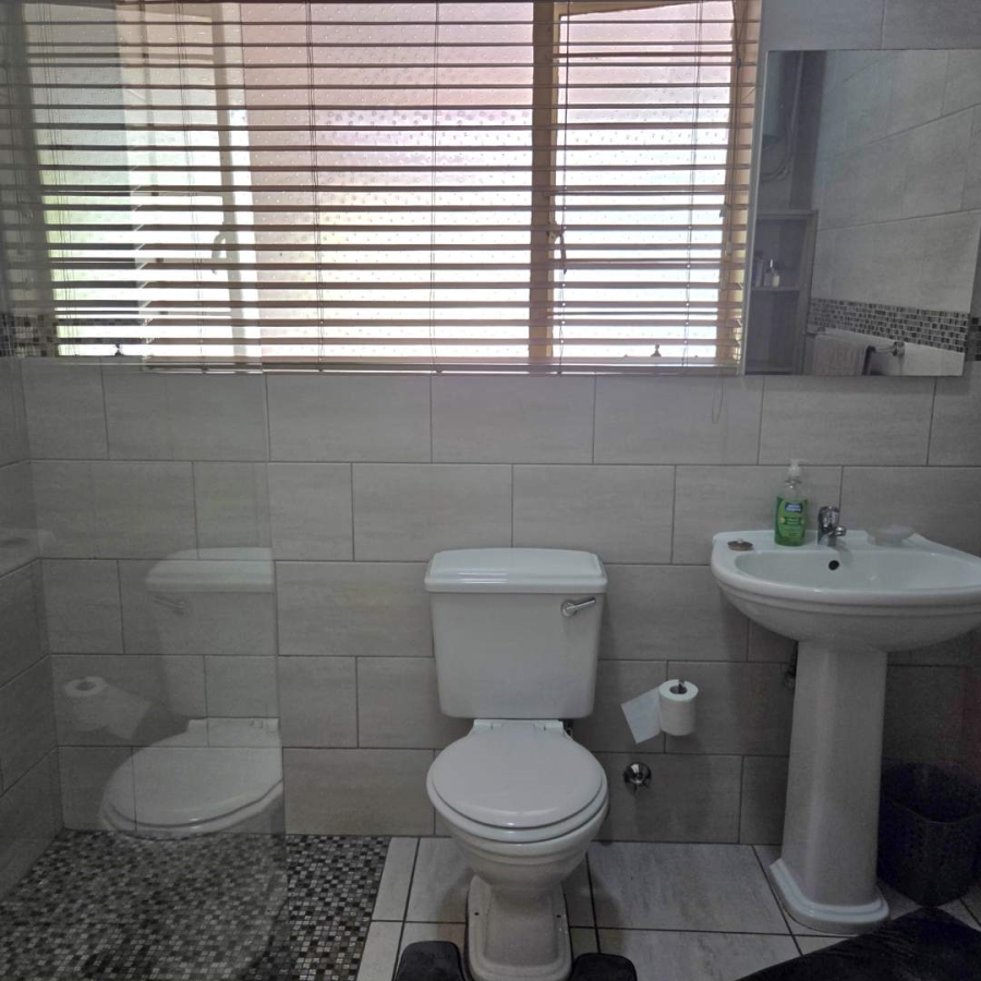 4 Bedroom Property for Sale in Verwoerdpark Gauteng
