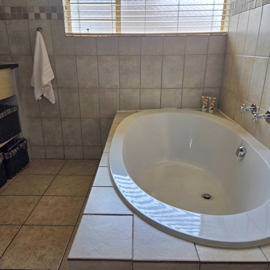 4 Bedroom Property for Sale in Verwoerdpark Gauteng