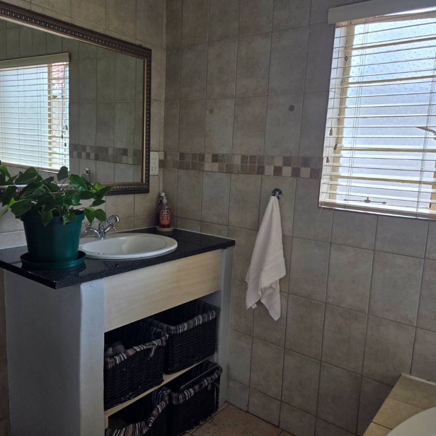 4 Bedroom Property for Sale in Verwoerdpark Gauteng