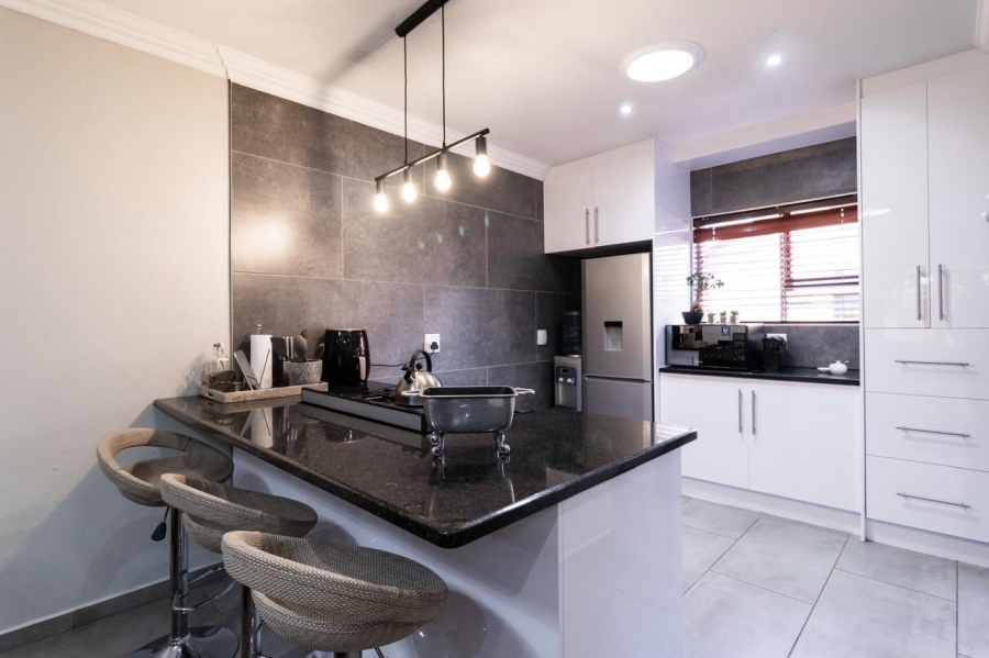 3 Bedroom Property for Sale in Bartlett Gauteng