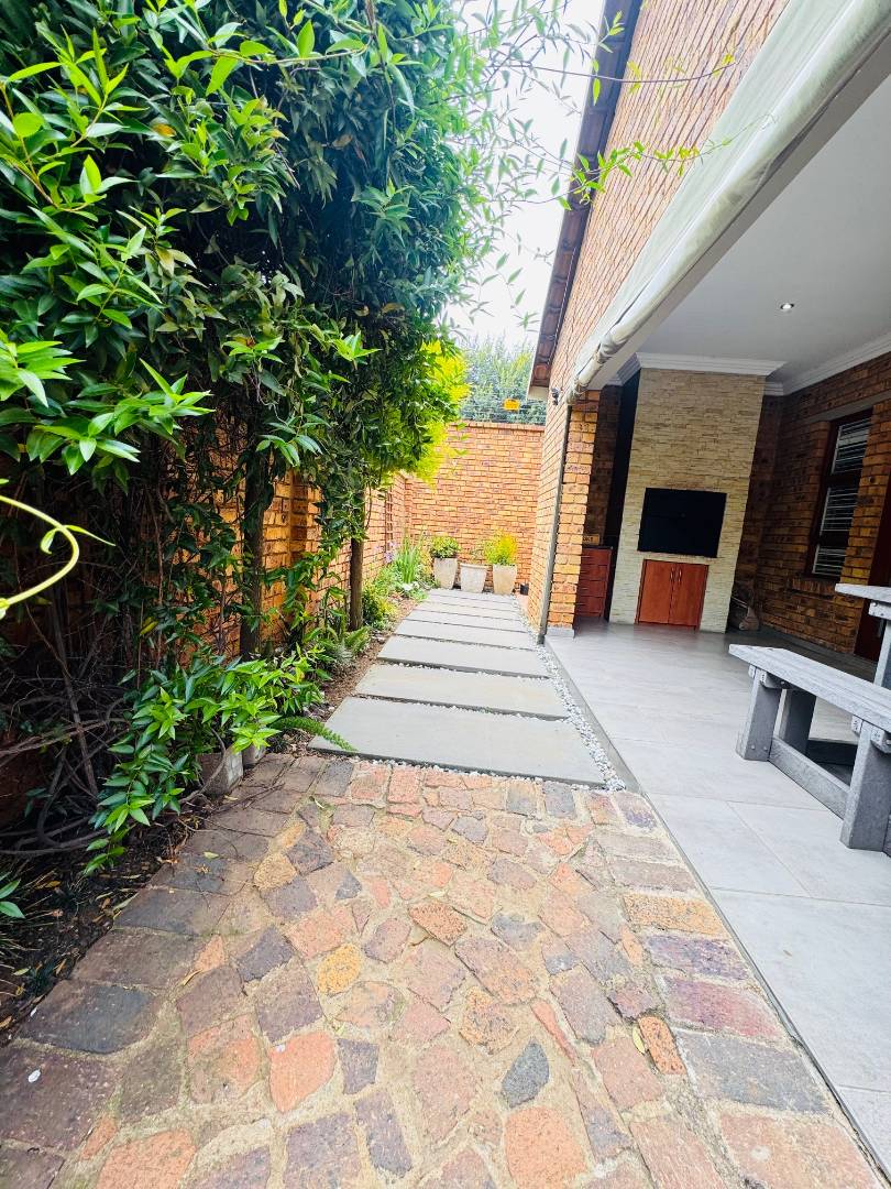 3 Bedroom Property for Sale in Bartlett Gauteng