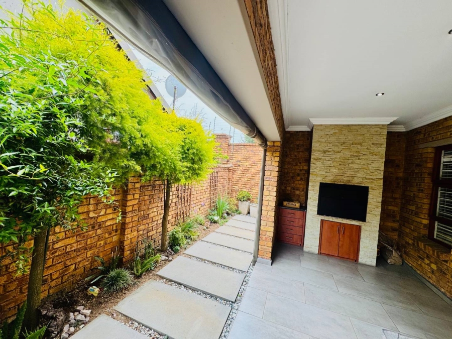 3 Bedroom Property for Sale in Bartlett Gauteng